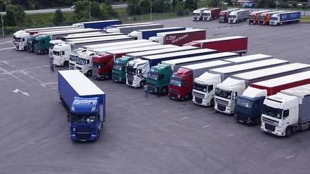 За апрель-июнь ставки на грузовые перевозки в Европе упали до рекордных значений