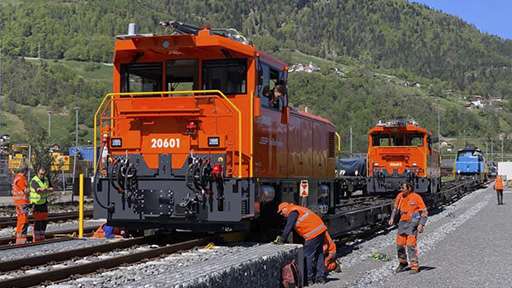 В Швейцарии появился первый гибридный локомотив