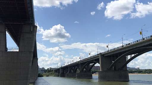 В Новосибирске дорога по мосту станет шести полосной