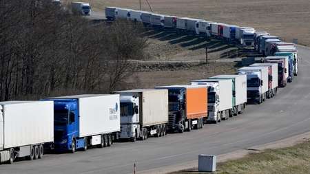 Усиление контроля на границе с Беларусью привело к задержке доставок грузов на европейские рынки