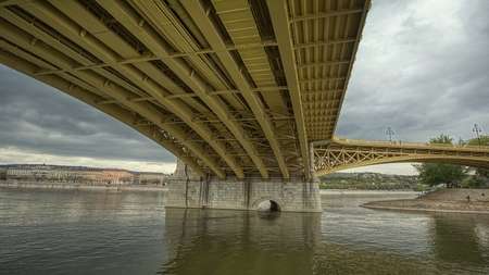 Стало доступно движение по мосту Моноштор, который соединяет Словакию и Венгрию