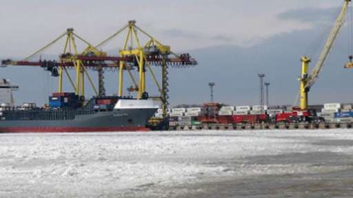 Утверждён порядок совершения таможенных операций на территории портов АЗРФ