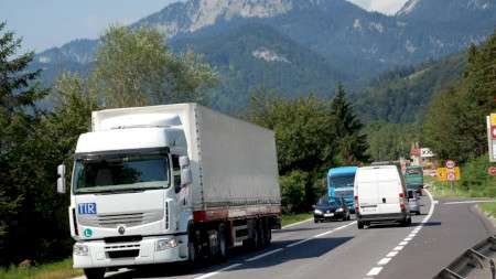 В Австрии вводят ограничения на движение в ночное время по автомагистрали А12 для некоторых типов грузовиков
