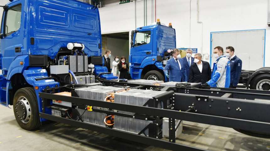 Продажи крупнотоннажных грузовиков российского производства продолжат расти в 2021 году
