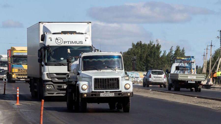 Тягачи в дефиците. Кто виноват в нехватке грузовиков в России?