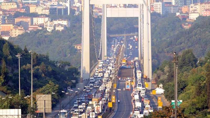 В Стамбуле  ввели запрет на движение тяжеловесного транспорта по некоторым маршрутам