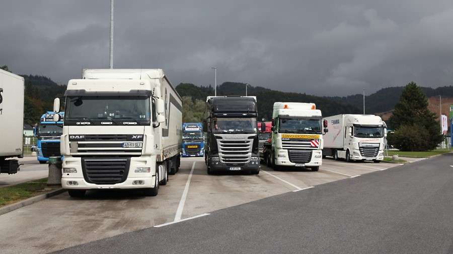 В Словении изменили режим парковки на автостоянках для водителей грузовиков