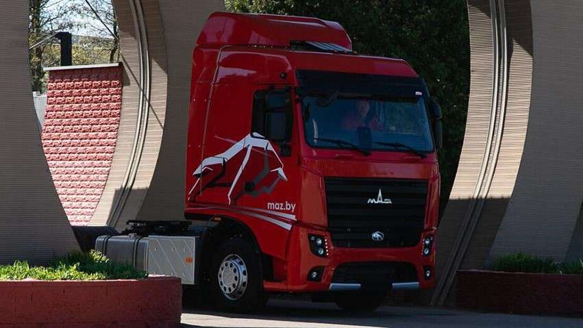 Россия вдвое увеличила закупки белорусских грузовиков в 2021 году
