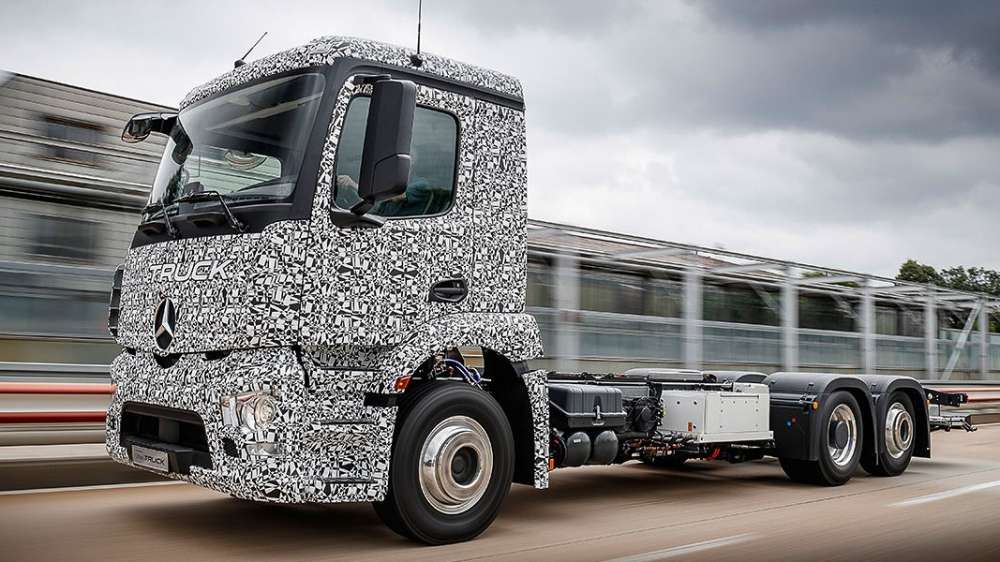 Daimler выпустит электрический грузовик в США раньше Tesla