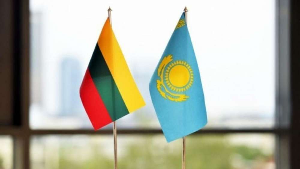 Казахстан и Литва намерены наращивать объём автомобильных грузоперевозок