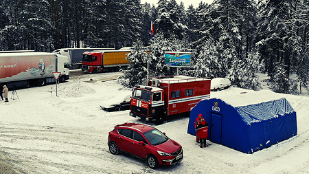 Теперь и в «Привалке»: на границе Беларуси с ЕС установили еще один мобильный пункт обогрева для дальнобойщиков