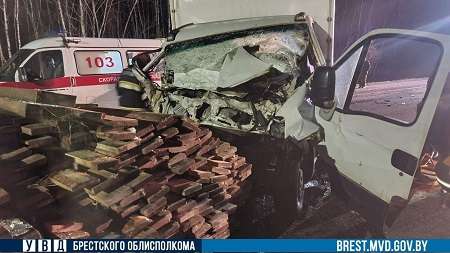 Авария на «олимпийке»: Iveco не поделил дорогу с попутным Kia