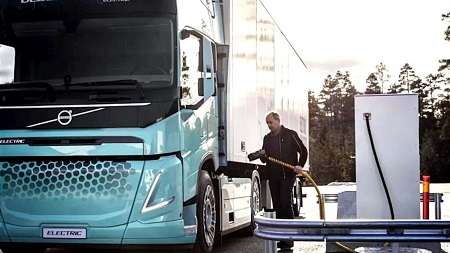 Европа решила отложить тотальную электрификацию грузовиков на пять лет