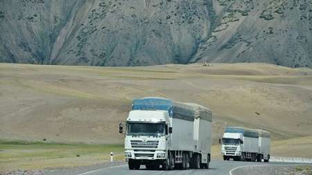 В Таджикистане в целях сохранения дорожной инфраструктуры вводят запрет на передвижение фур с грузом выше 40 тонн