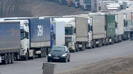 Очередь фур на выезде из Литвы в Беларусь за сутки уменьшилась более чем на 100 грузовиков