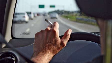Германия планирует запретить курение в транспортных средствах