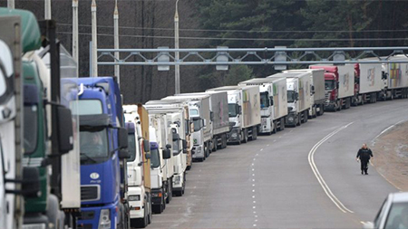 Тысячи фур застряли на границе с Литвой. В очередях скопилось почти 3,7 тыс. грузовых автомобилей.