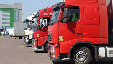 Все грузовые автомобили из ЕАЭС могут въезжать в места для перегрузки и перецепки. Так решил Совмин РБ.