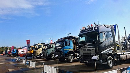 Авторынок России бьёт рекорды. Сегмент продаж грузовиков вырос на 70,3%.