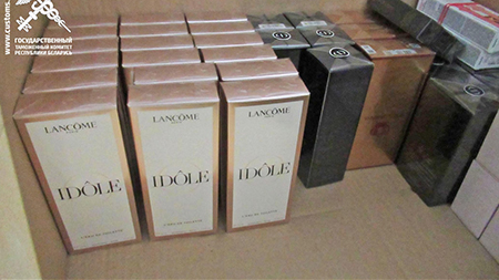Обнаружена незадекларированная парфюмерия и посуда. На сумму более 100 тыс. рублей