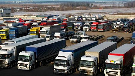 В России объемы грузовых автоперевозок в 2023г. выросли на 12%. На фоне дефицита водителей-дальнобойщиков