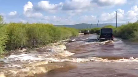 В Бурятии под водой продолжают оставаться два отрезка дороги Улан-Удэ -  Хоринск