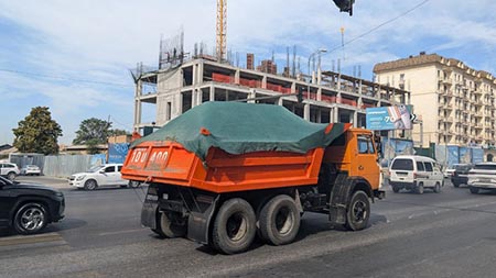 В Узбекистане будет введен штраф за передвижение грузовиков по левой полосе