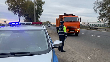 ГАИ и дорожные инспекторы провели проверку грузовых авто на дороге Р23. Какие нарушения были выявлены