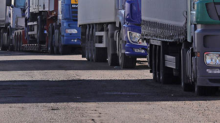 ГПК Беларуси сообщил, что за сутки в пункте пропуска «Мядининкай» было оформлено 12% грузовиков от установленной нормы