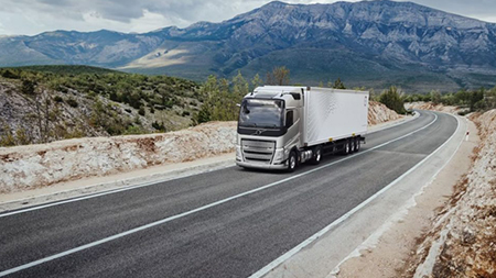 Грузовики Volvo, которые работают на газе, обеспечивают снижение выбросов CO2 до 100%