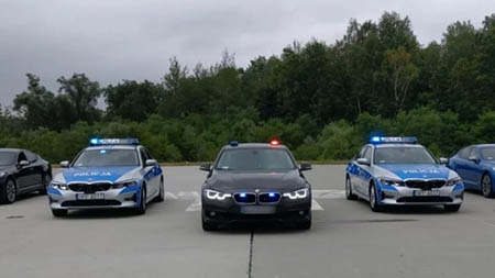 Как определить полицейские автомобили без опознавательных знаков на европейских дорогах