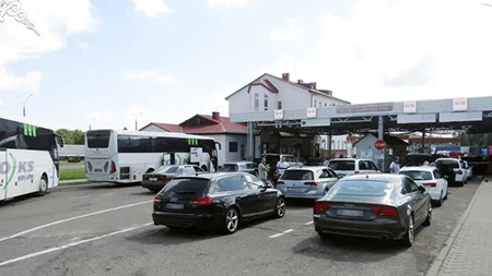 Продолжают увеличиваться скопления транспорта на границах Беларуси с Евросоюзом