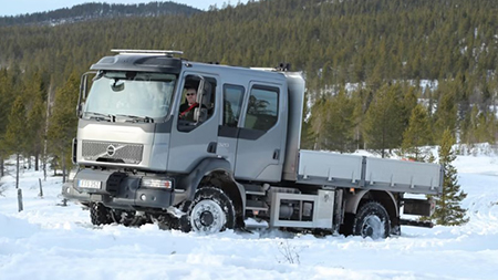 Volvo представил обновленную версию грузовика Volvo FL с колесной формулой 4x4