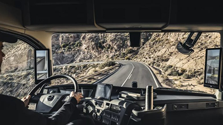 Инженеры Volvo внедрили инновационную систему, анализирующую движение глаз водителя