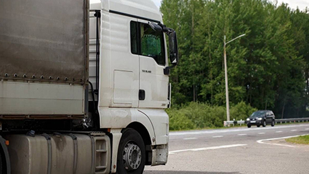 Россия ограничивает въезд для некоторых грузовиков из Беларуси